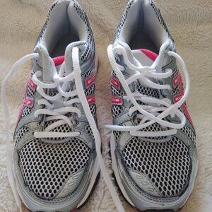 Asics Gel-Excite Tennis Shoes Size 8 1/2